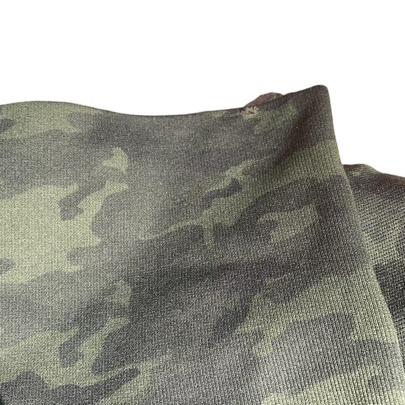 Spanx Leggings Look at Me Now Seamless Camo Camouflage Green Size Extra Small - Picture 10 of 11